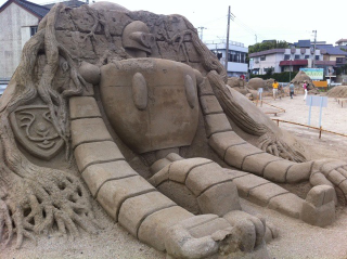Illustration for article titled Japanese Anime Comes Alive with These Amazing Sand Sculptures